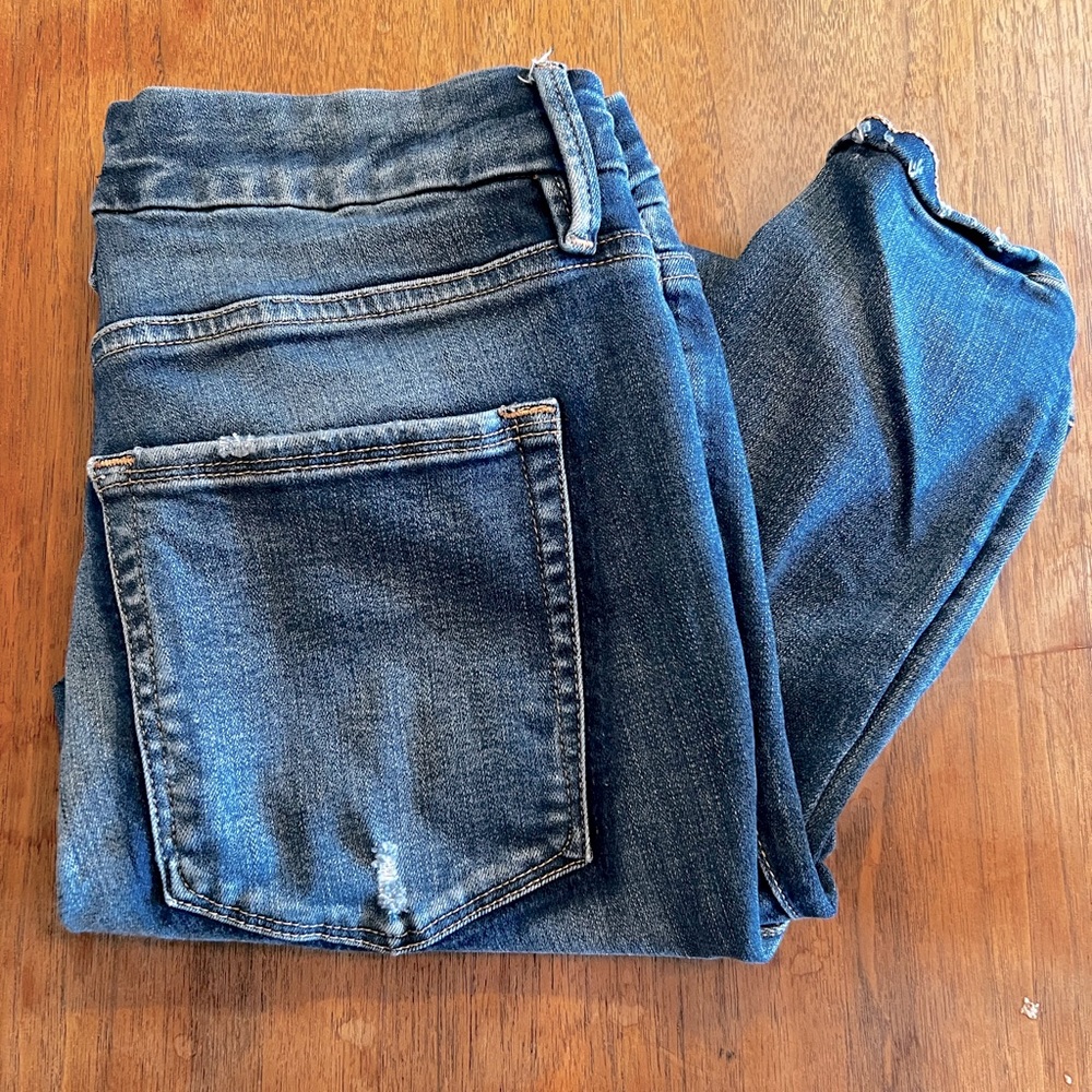 Good American Good Legs Distressed Crop